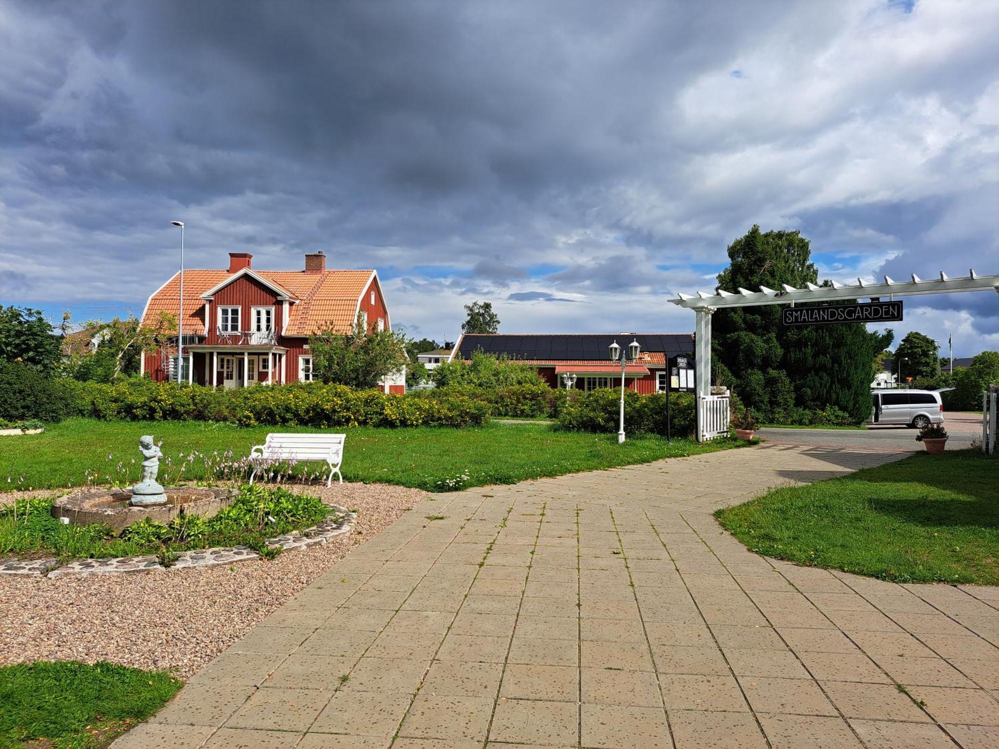 Smalandsgarden Hotel Granna Bagian luar foto